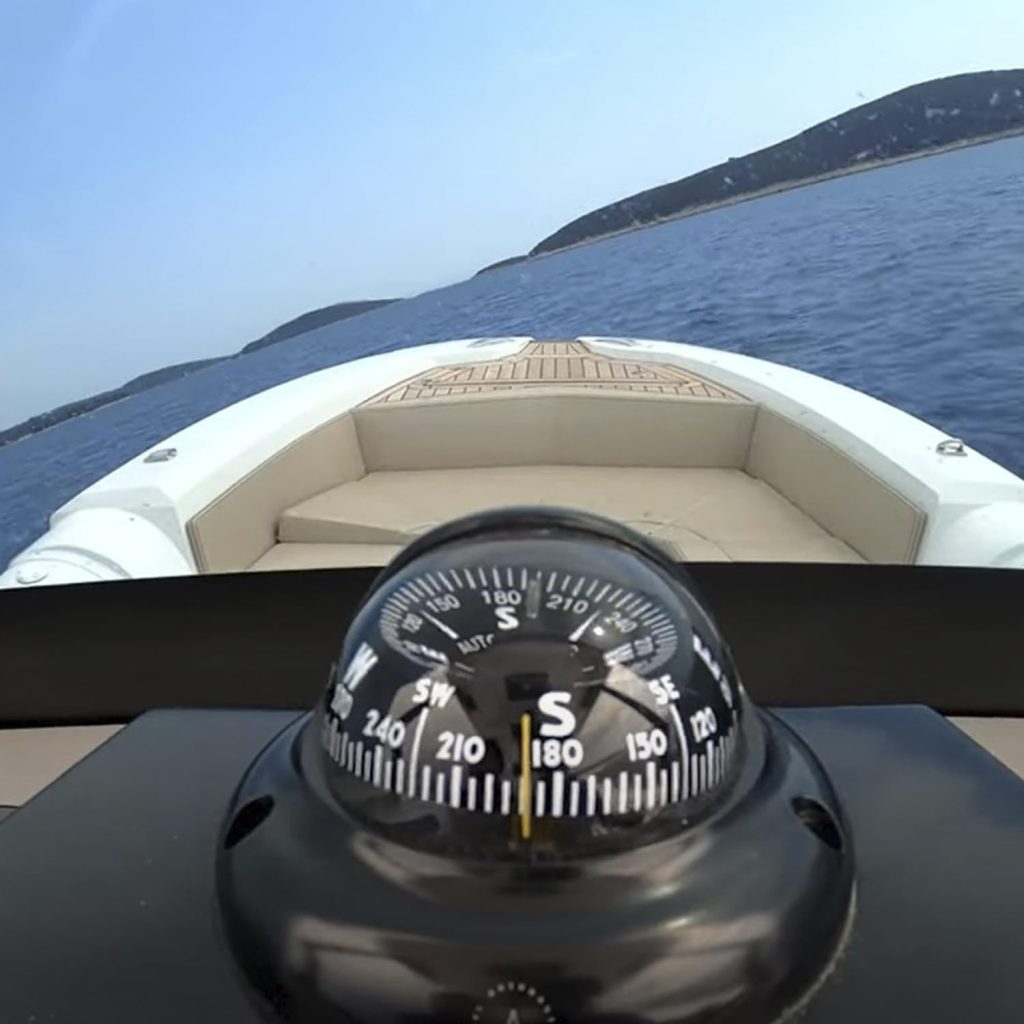 Autonautic - Surface Mount Compass - Suited for use in a Rib or Dinghy